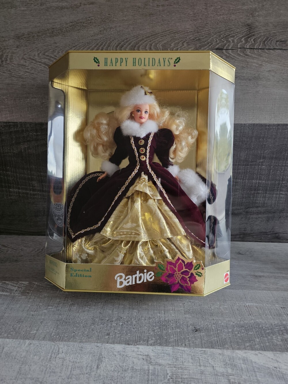 Highly Collectible Mattel 1996 Happy Holidays Special Edition Barbie #15646 NIB